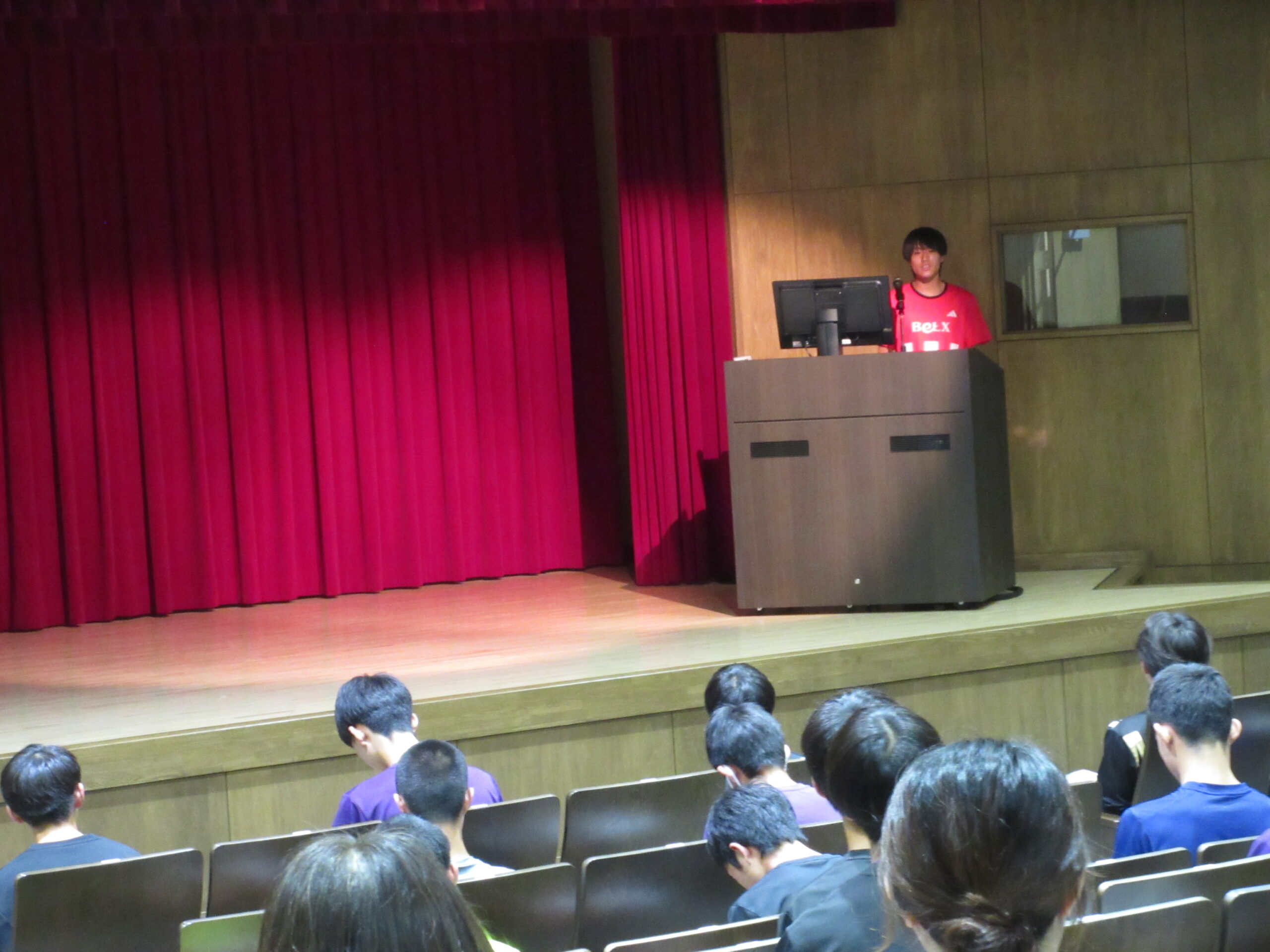 スポーツ・アート系列講義　プロランナー吉田響氏による出前講義の開催